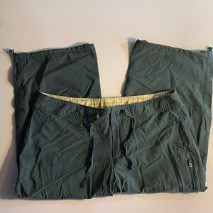 Danskin green capri pants